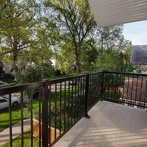  Holiday home Gorgeous 2-bedrooms Duplex Upper Unit